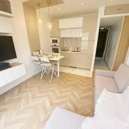 2p Idealement Place Les Pins * Juan-les-Pins