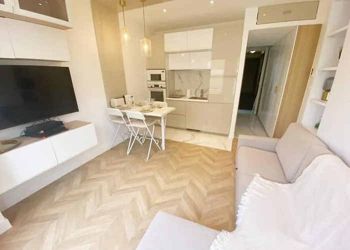 2p Idealement Place Les Pins * Juan-les-Pins